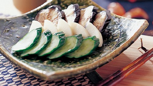 Squirrel 3L Round Green Pickle Container from Japan with Recipe E-30-Kiichin - The #1 Place for Japanese Goods in Your Hand!