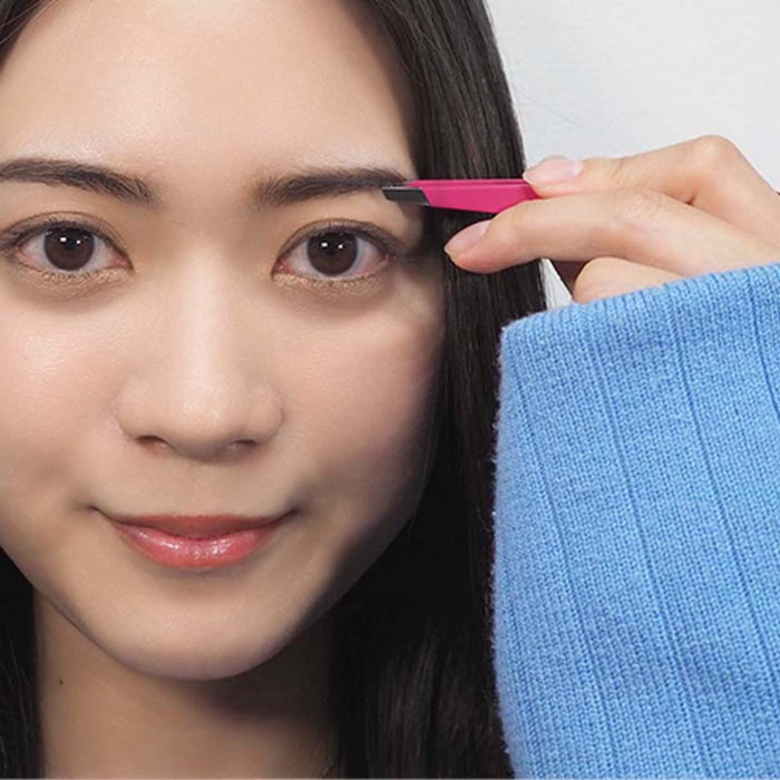 Green Bell Craftsmanship Tweezers Angled Tip Rose Slip-Free Pulls